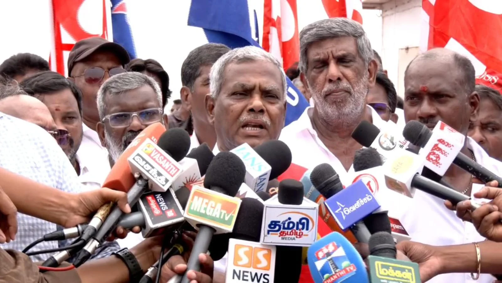மிஸ்டர் விஜய் எங்கள் முடிவு வேற மாதிரி இருக்கும் : பெ.சண்முகம் எச்சரிக்கை