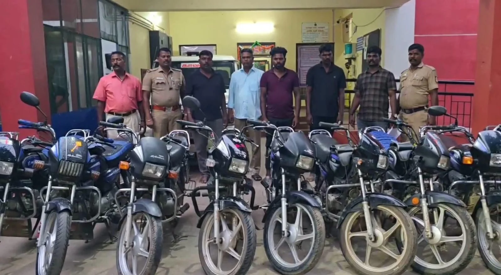 தொடர் இருசக்கர வாகனத் திருட்டு – இருவர் கைது, 11 இருசக்கர வாகனங்கள் பறிமுதல்