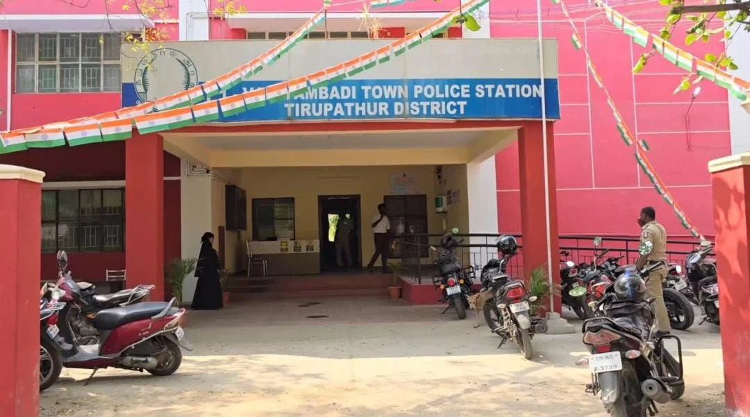 அரிசி வாங்குவது போல் நடித்து முதியவரிடம் தங்க மோதிரம் பறிப்பு : பட்டப்கலில் துணிகரம்