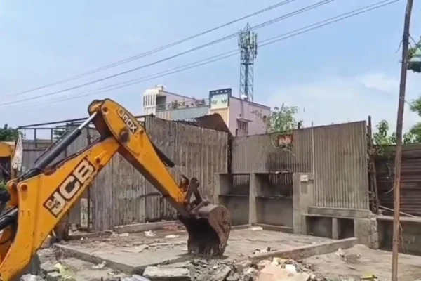 அரசு மருத்துவமனை அருகாமை ஆக்கிரமிப்பு கடைகள அகற்றம்