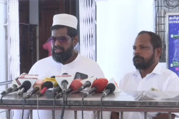 மஸ்கட் தூதரகத்தில் தஞ்சமடைந்துள்ள தமிழர்களை மீட்க நடவடிக்கை : தமிழக அரசுக்கு கோரிக்கை
