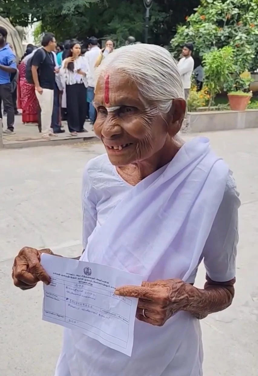 ஒரு ரூபாய் இட்லி பாட்டிக்கு கேஸ் சிலிண்டர் நிறுத்தம்; மாவட்ட ஆட்சியரிடம் கண்ணீருடன் மனு