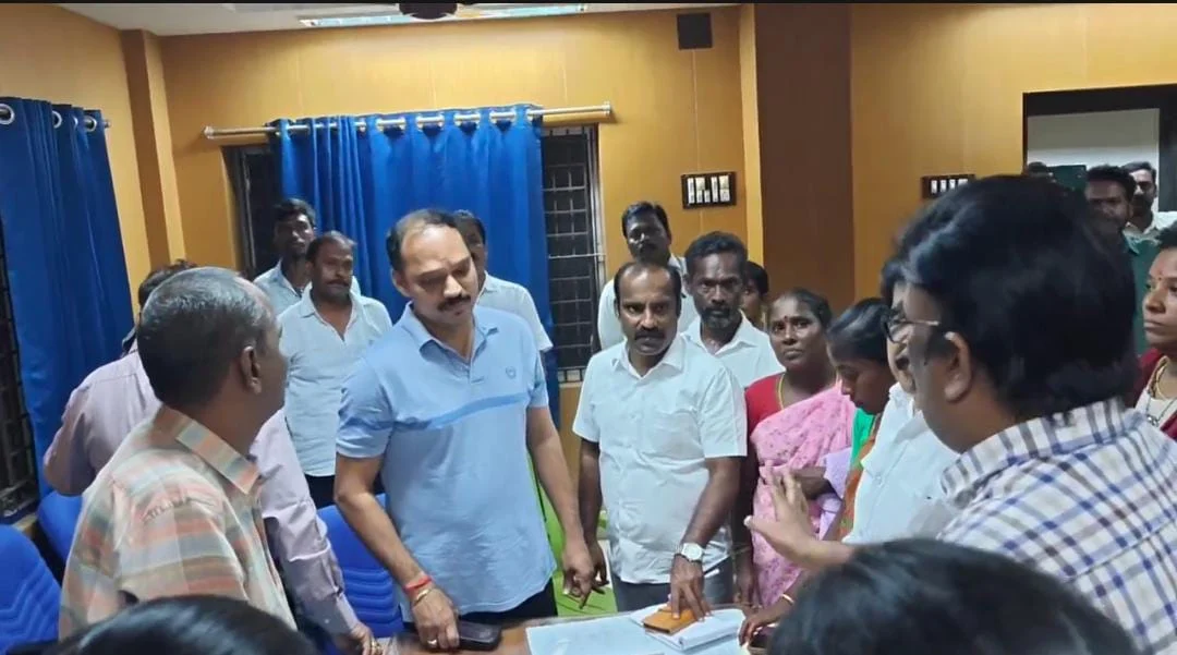 பிறந்த குழந்தைகளை மாற்றி காண்பித்த செவிலியர் : புதுக்கோட்டை அரசுமருத்துவமனையில் பரபரப்பு
