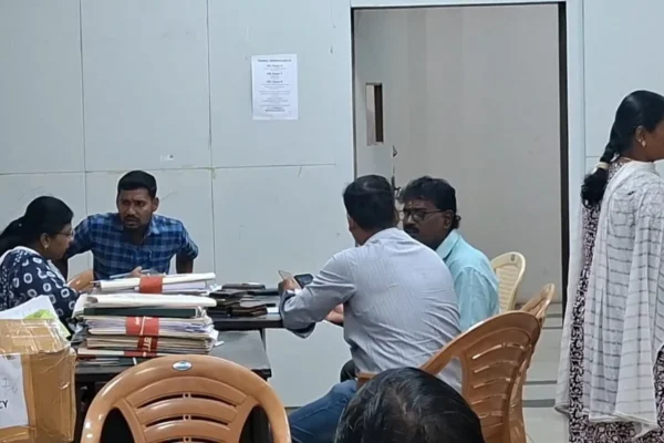 திருச்சி மாநகராட்சி மண்டல அலுவலகத்தில் லஞ்ச ஒழிப்புத்துறை சோதனை