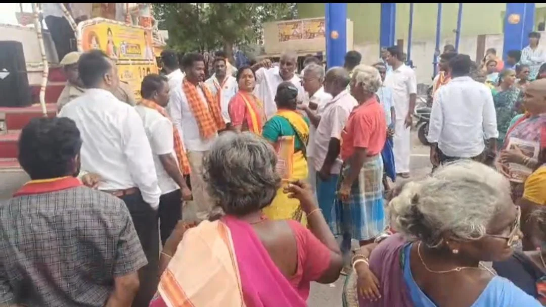 தவெக பிரச்சாரத்தில் பணம் பட்டுவாடா குற்றச்சாட்டு