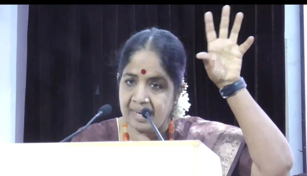 மதுரை மீனாட்சி அம்மன் கும்பாபிஷேகத்தில் நவீன தீண்டாமை : கவிஞர் ஆண்டாள் பிரியதர்ஷினி
