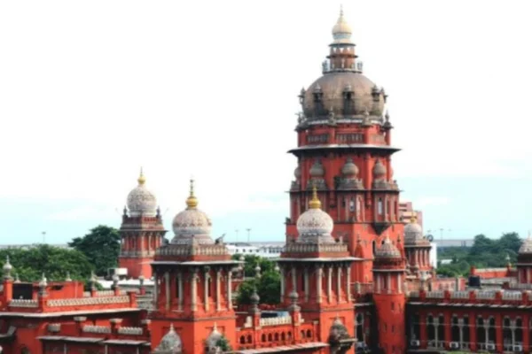 மாநகராட்சி ஆணையர்கள் நேரில் ஆஜராக உயர் நீதிமன்றம் உத்தரவு
