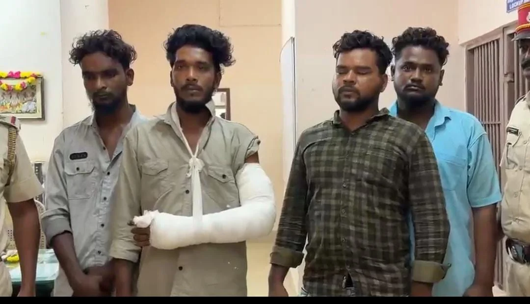மதுபோதையில் மோதல் : இளைஞரை குத்தி கொன்ற 4 பேர் கைது.