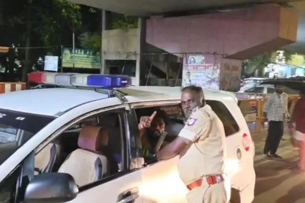 வாட்டர் பாட்டில் வாங்க வந்தவருக்கு அரிவாள் வெட்டு : துரத்தி பிடித்த போலீசார்