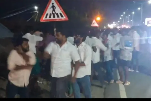 வேட்பாளர் எங்கே? அமைச்சரை கேள்வி கேட்ட அதிமுகவினர் : தவெக , அதிமுக தள்ளுமுள்ளு
