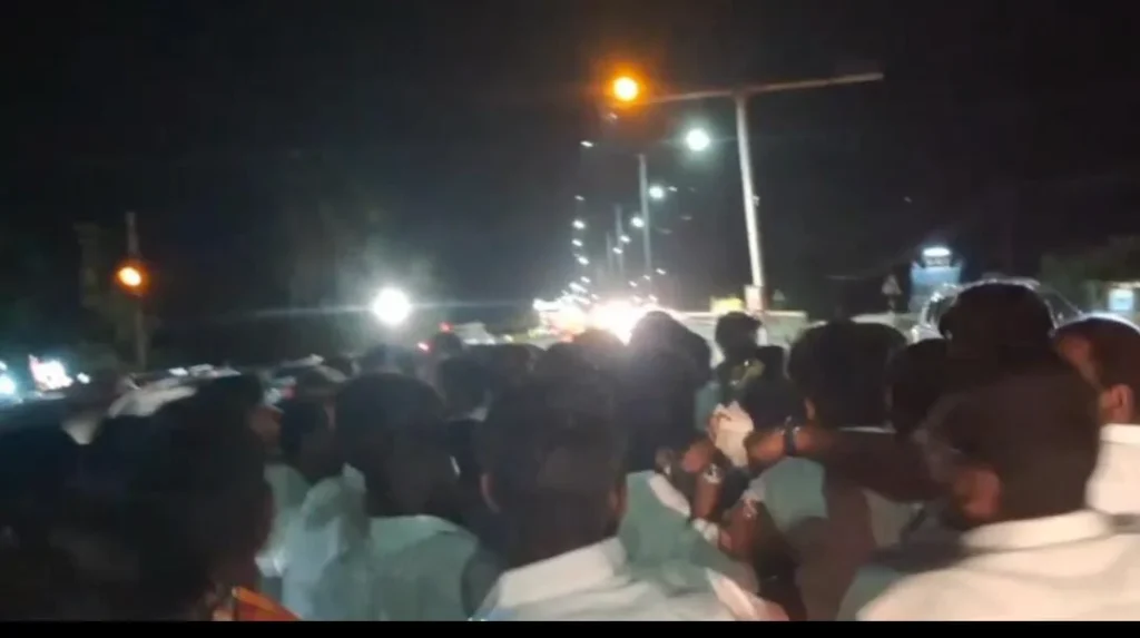 வேட்பாளர் எங்கே? அமைச்சரை கேள்வி கேட்ட அதிமுகவினர் : தவெக , அதிமுக தள்ளுமுள்ளு