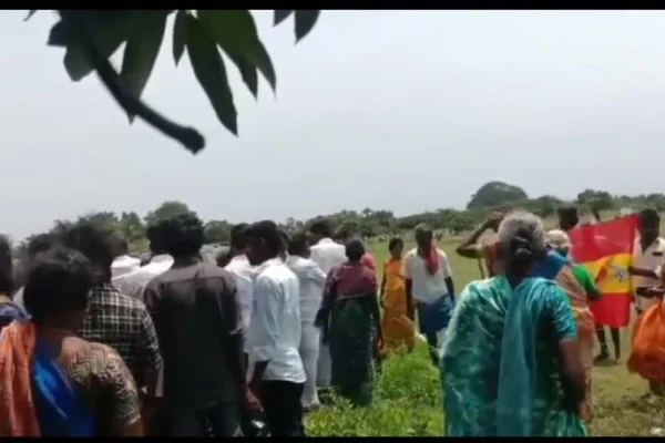கல்குவாரியை மூடியது மரகதம் குமரவேலா? : கிராம மக்கள் வாக்குவாதம், தவெகவினர் விரட்டியடிப்பு