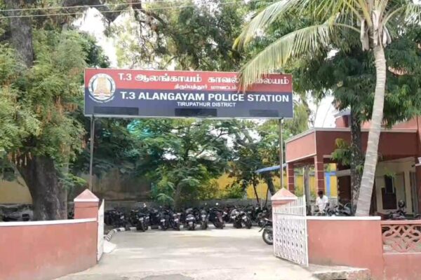 ஆலங்காயம் அருகே 12-ம் வகுப்பு மாணவன் கடத்தல் : பெங்களூரில் 3 பேர் கைது