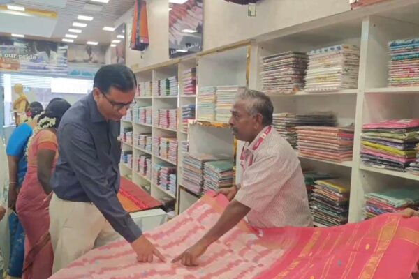 கோ-ஆப்டெக்ஸில் தீபாவளி சிறப்பு விற்பனை : துவக்கி வைத்த ஆட்சியர்