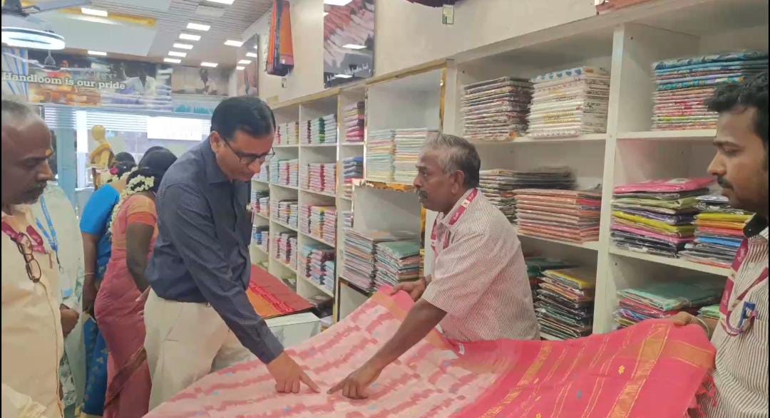 கோ-ஆப்டெக்ஸில் தீபாவளி சிறப்பு விற்பனை : துவக்கி வைத்த ஆட்சியர்
