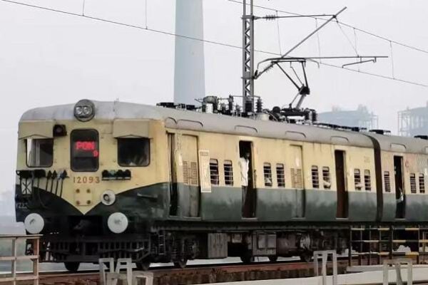 தண்டவாள பராமரிப்பு : புறநகர் மின்சார ரயில் சேவையில் மாற்றம்